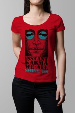 Remera John Lennon instant karma roja mujer