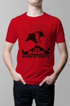 Remera Hitchcock los pajaros pelicula rojo hombre