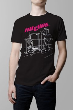 Remera The Cure Pill box tales negra hombre