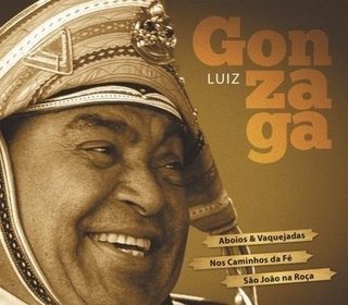 CD (triplo) Luiz Gonzaga - Aboios e vaquejadas / Nos caminhos da fé / São João na Roça (Sony)