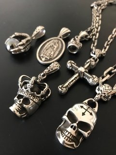 Dije CALAVERA CAOS - tienda online