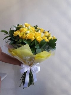 Buquê Felicidade de 20 Rosas Amarelas