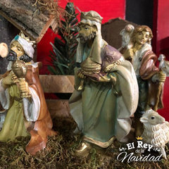 Pesebre con Cabaña 50x30cm, incluye 11 figuras de 13cm - El Rey de la Navidad