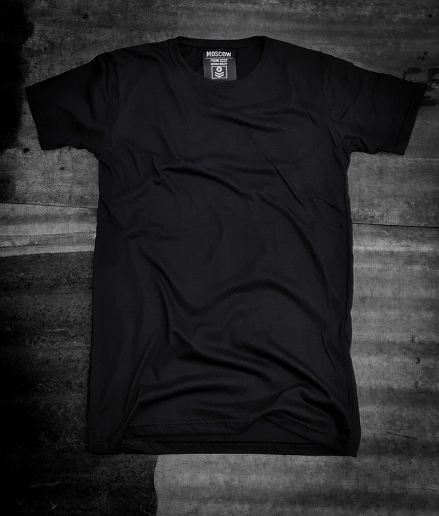Remera basica negra sale