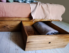 Imagen de Cama Japonesa Cajonera con respaldo madera sustentable pallet reciclado