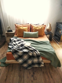 Cama Japonesa Cajonera con respaldo madera sustentable pallet reciclado - comprar online