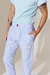Conjunto de Pijama dos Piezas Pantalón Rayado y Remera Corta con Aplique en la Manga Hombre