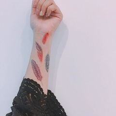 Tatuaje Colour Feathers
