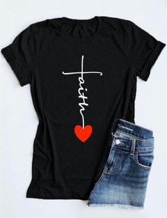 Remera faith + corazón