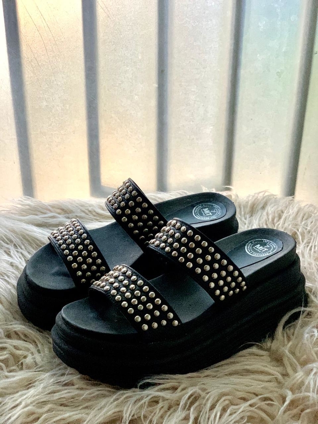 Sandalias con online plataforma y tachas