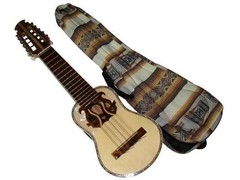 Charango artesanal - caja tallada - con funda - comprar online