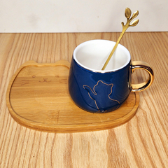 Taza gatito con plato madera en internet