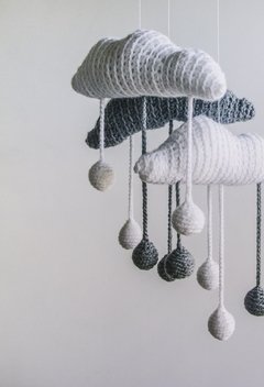 Móvil de Cuna - Móvil Colgante "Nube con gotitas" tejido a mano en crochet - comprar online