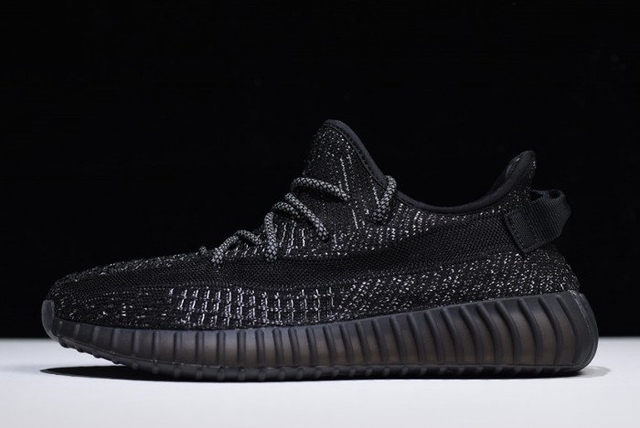 ADIDAS YEEZY BOOST 350 V2 - INTEIRO PRETO - REFLETIVO