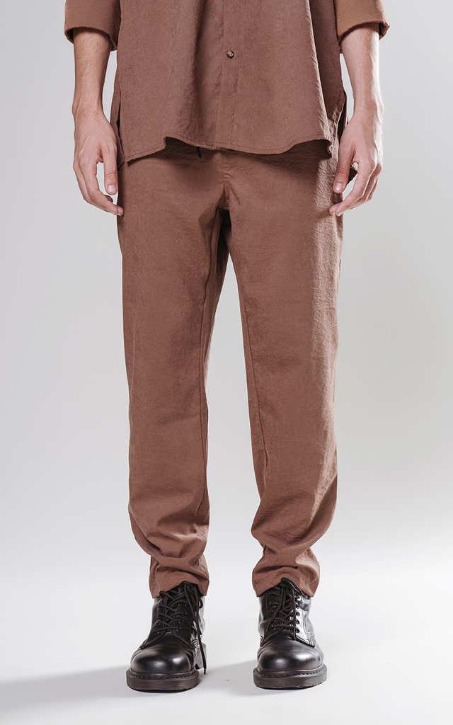 Pantalones chocolate online fabrica
