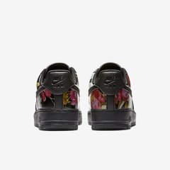 Nike Wmns Air Force 1 ’07 LXX Floral ‘Black’ en internet
