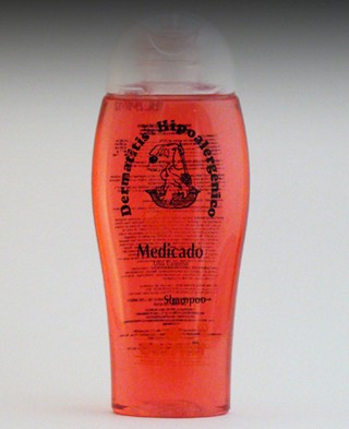 SHAMPOO MARCA OSSPRET MEDICADO MEDICADO HIPOALERGENICO DERMATITIS SECAS POR 250 ml.