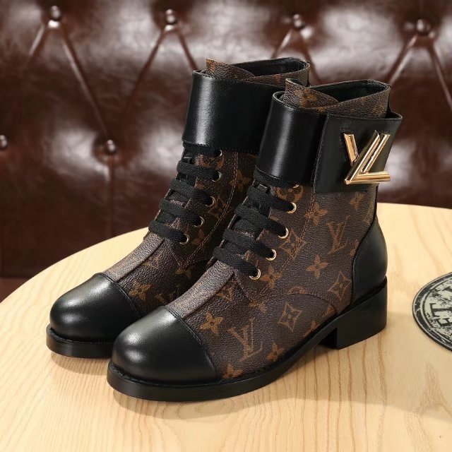 Preços baixos em Botas masculinas Louis Vuitton