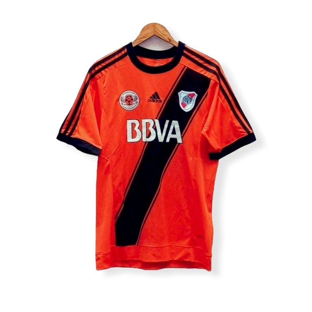 Camiseta retro River Plate homenaje partido pelota naranja 1986