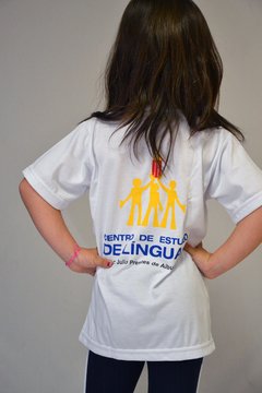 Camiseta manga curta do centro de estudo de línguas E.E JULIO PRESTES DE ALBUQUERQUE (ESTADÃO)