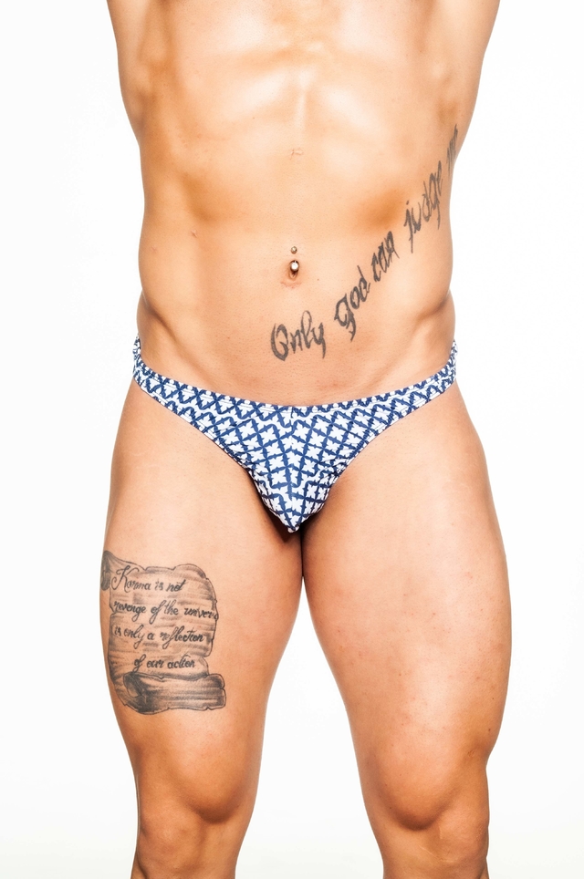 http://acdn.mitiendanube.com/stores/283/867/products/tanga-025-versace-azul-11-9aa3166d417f709b7d16450382432990-640-0.jpg