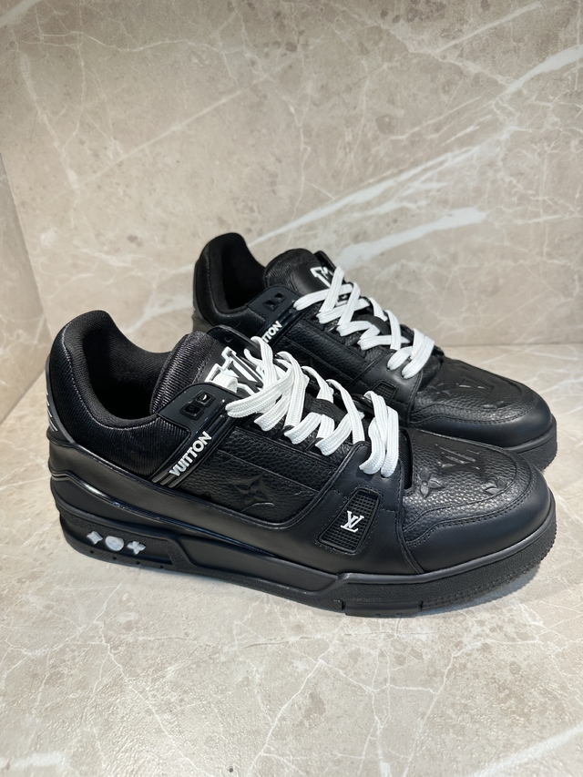 Tenis louis hot sale vuitton