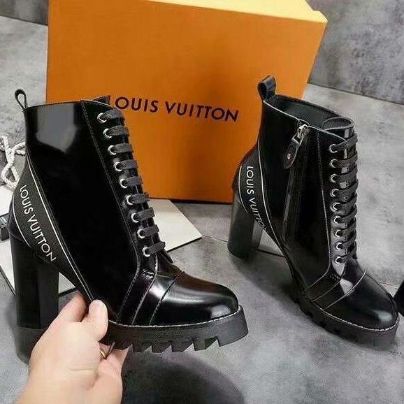 Preços baixos em Botas Preto Bota Louis Vuitton para mulheres