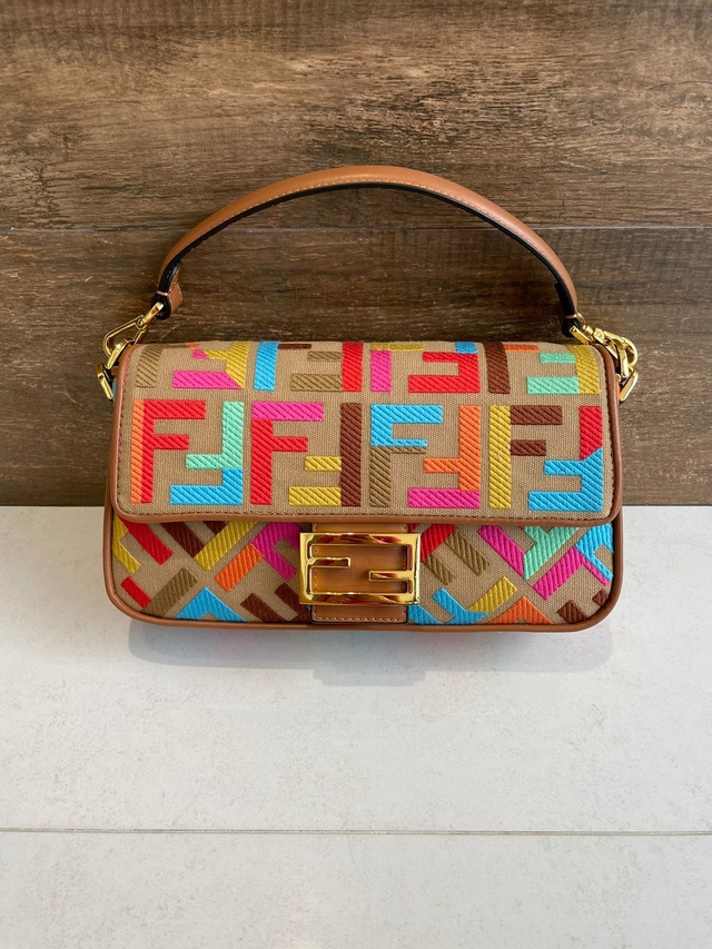 Bolsa Fendi Baguette FF Multicolorida