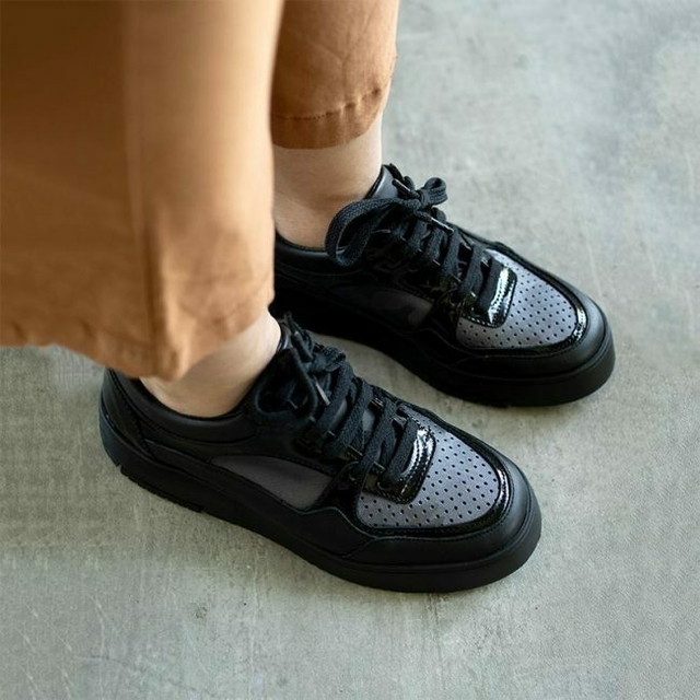 Zapatillas negras Kiriko Comprar en Stivali