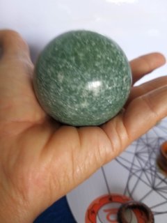 Esfera de jade verde 5,5cm com suporte - 240g - no stress - Orgonites e loja de artigos esotéricos