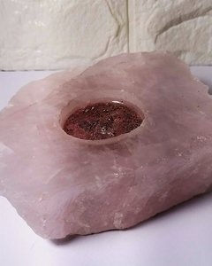 Porta-velas de quartzo rosa bruto com orgonite 658g- amor - comprar online