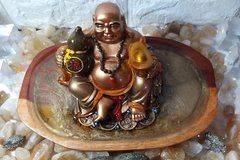 Buda da alegria sentado na gamela com orgonite - Prosperidade - loja online