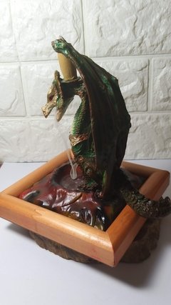Incensário cascata de fumaça dragão base madeira com orgonite - Orgonites e loja de artigos esotéricos