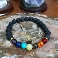 Pulseira contas de lava vulcânica e pedras dos 7 chakras