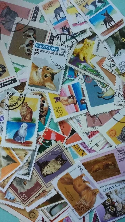 Colección Universal de 200 estampillas del tema FELINOS