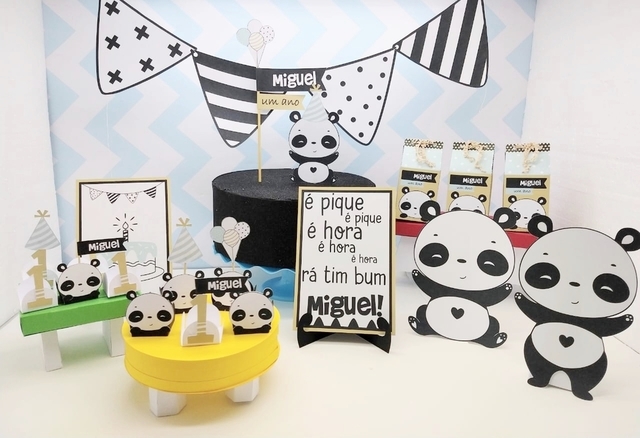 Compra online de Modelo panda realista forma moda bela festa home  artesanato sólido simulação de decoração panda figura brinquedo