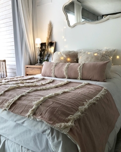 Pie de cama rosa flecos (para cama 2 plazas) - comprar online