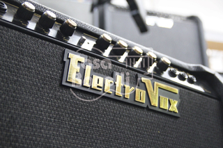 GTT-40 Electrovox Amplificador Combo para Guitarra