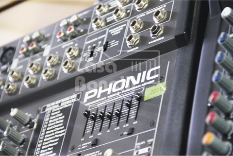 1860-DX Phonic Consola Potenciada