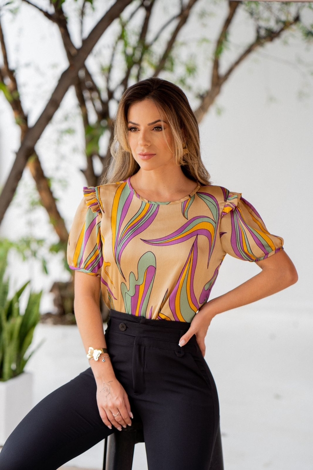 Blusa Estampada detalhe de babados Vitoriana