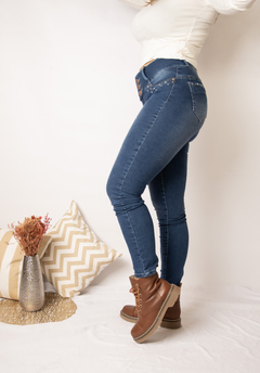 Imagen de Jeans Chicago con tachas