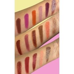 RUDE: Legally Nude - 24 Eyeshadow Palette. en internet