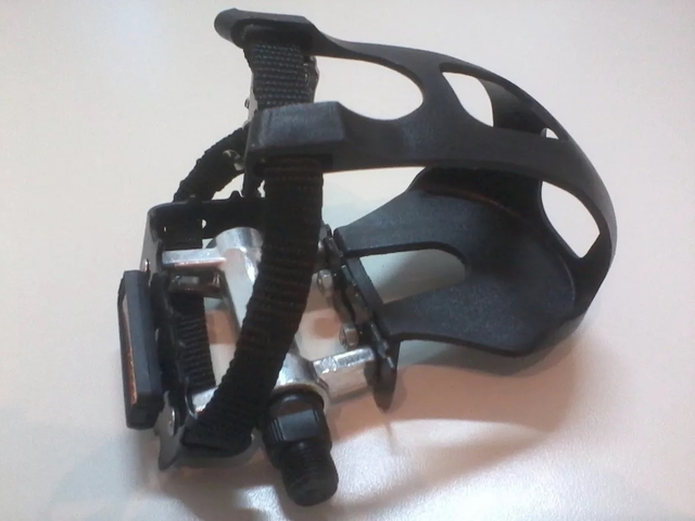 Par de Pedales Para Bicicleta de Spinning con Puntera y Correa