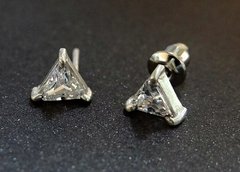 B221C Brinco de Prata e Zirconia Triangular - comprar online