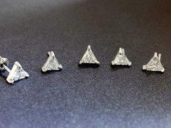 B221C Brinco de Prata e Zirconia Triangular na internet