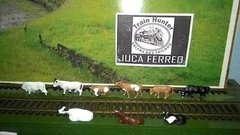 D380-1 - Figuras de Bois e Vacas - Lote com 01 unidade - Pintados a mao - Produto Novo