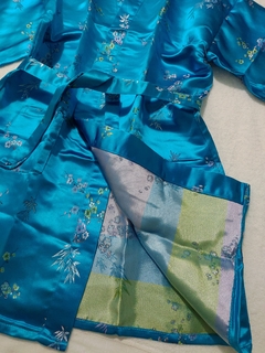 Kimono Infantil Azul Turquesa com estampa Flor Sakura - Kimonos Liberdade