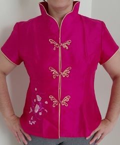 Blusa Oriental Feminina Fúcsia Com Estampa De Flores na internet