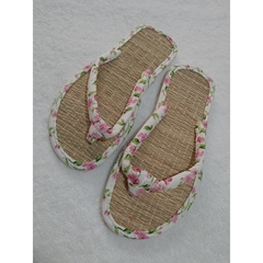 Chinelo Oriental Com Estampa De Flores - Branco - comprar online