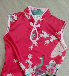 Vestido Infantil Vermelho Com Estampa De Pavão - Gola Aberta na internet